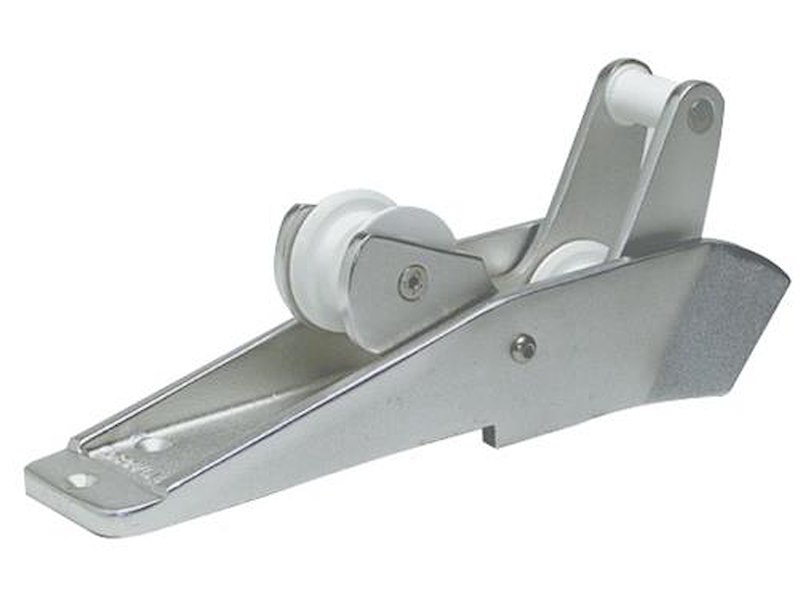 Musone di prua basculante in lega leggera