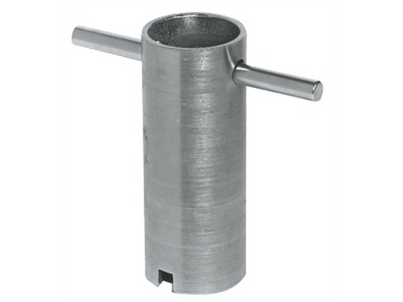 Attrezzo per il montaggio rapido degli scarichi a mare 