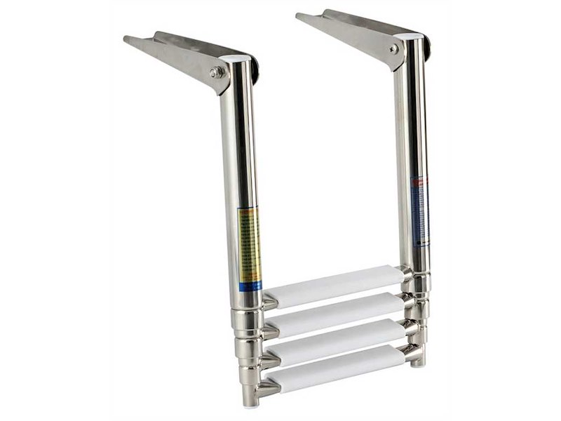 Scaletta telescopica sopra plancetta 