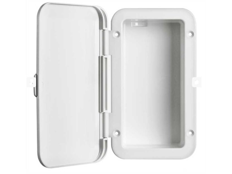 Vano portaoggetti 240 x 145 mm.