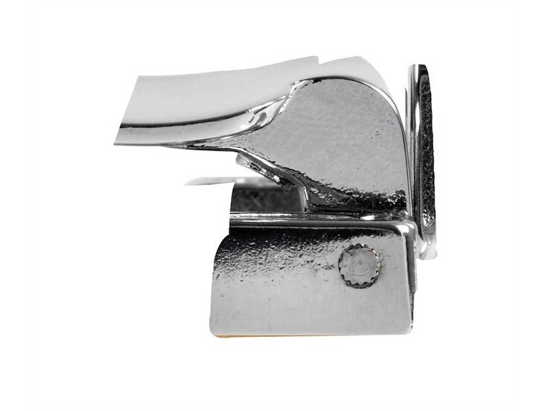 Maniglia di chiusura per antine