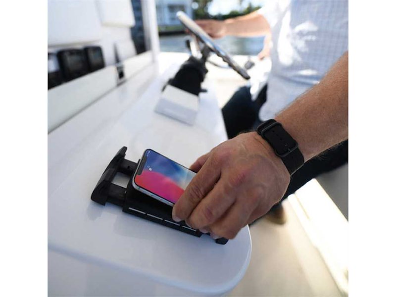 Portacellulare Scanstrut con caricabatterie wireless stagno ROKK Active