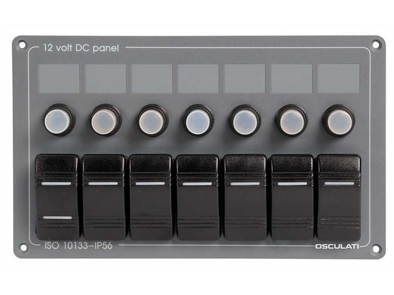 Pannello elettrico con interruttori riarmabili