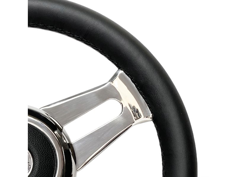 Volante in pelle nera