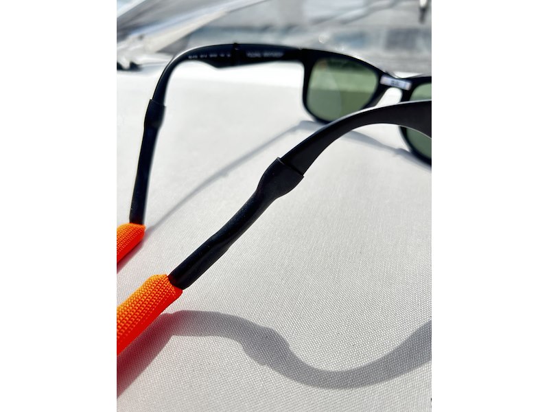 Salva occhiali galleggiante