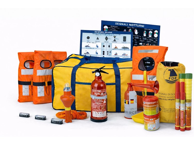 Borsa Dotazioni di Sicurezza 4 Persone entro 12 Miglia + SEGNALI SOCCORSO