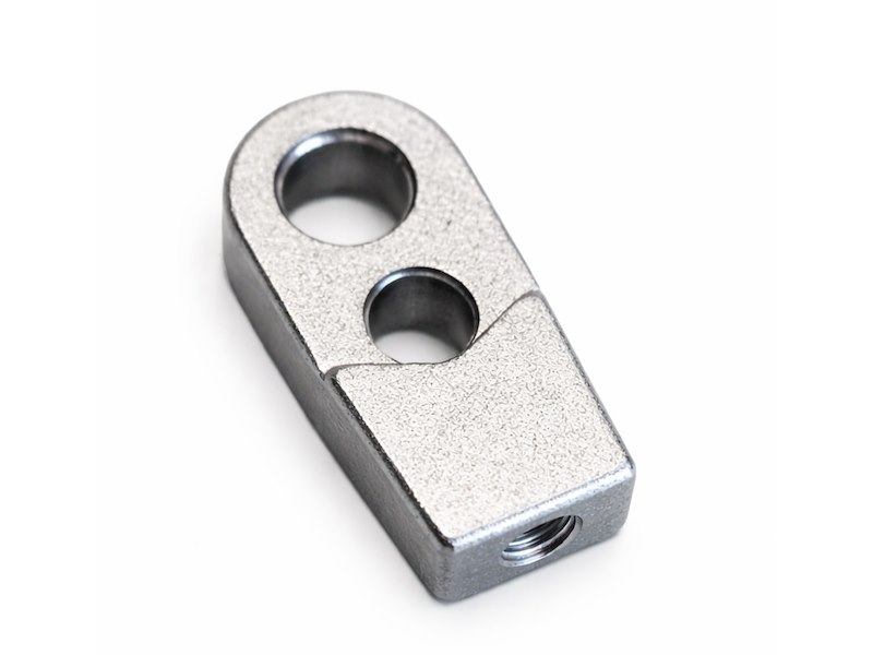 Terminale ad occhio per cavi telecomando